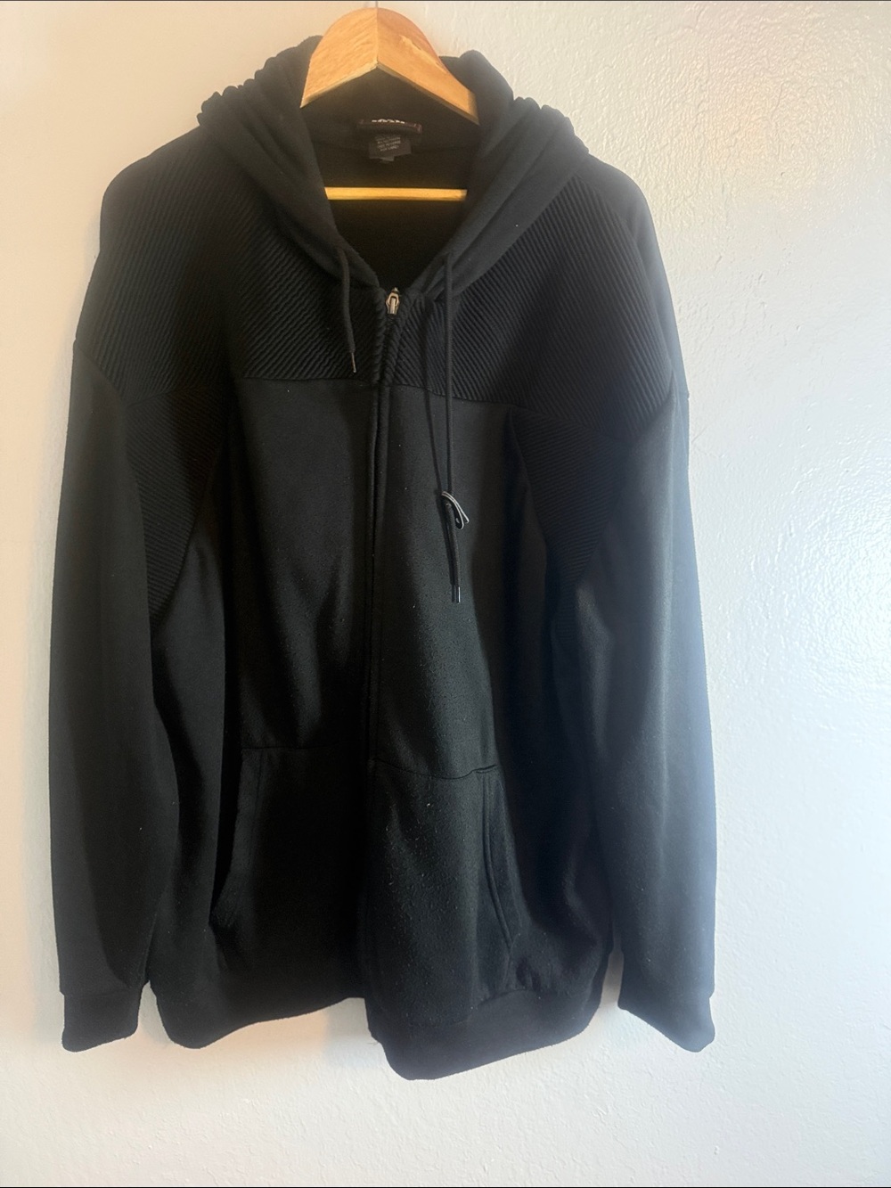 Men's Black Zip-Front Hooded Sweater with Textured Yoke